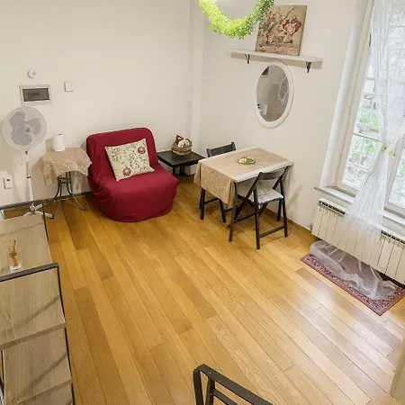 Incantevole Monolocale A Nel Centro Storico - Estateguard Group Lukka